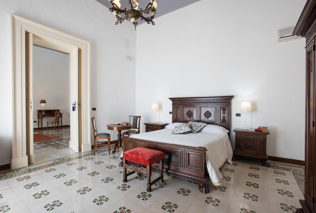 Palazzo Scarciglia - Dimora D'Epoca Bed and Breakfast Minervino di Lecce Εξωτερικό φωτογραφία