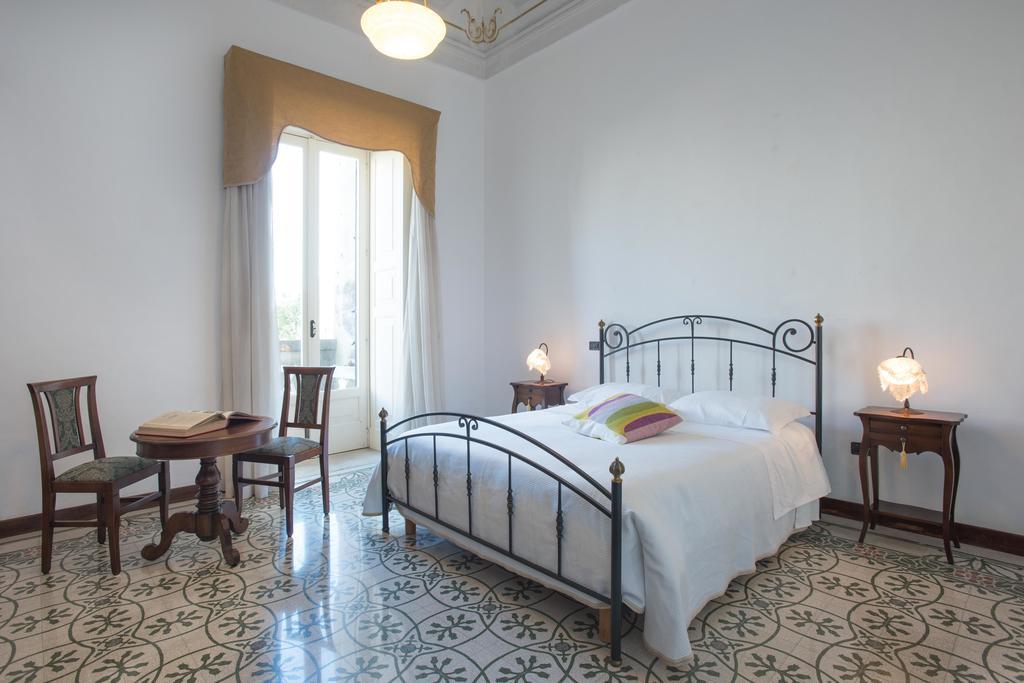 Palazzo Scarciglia - Dimora D'Epoca Bed and Breakfast Minervino di Lecce Εξωτερικό φωτογραφία