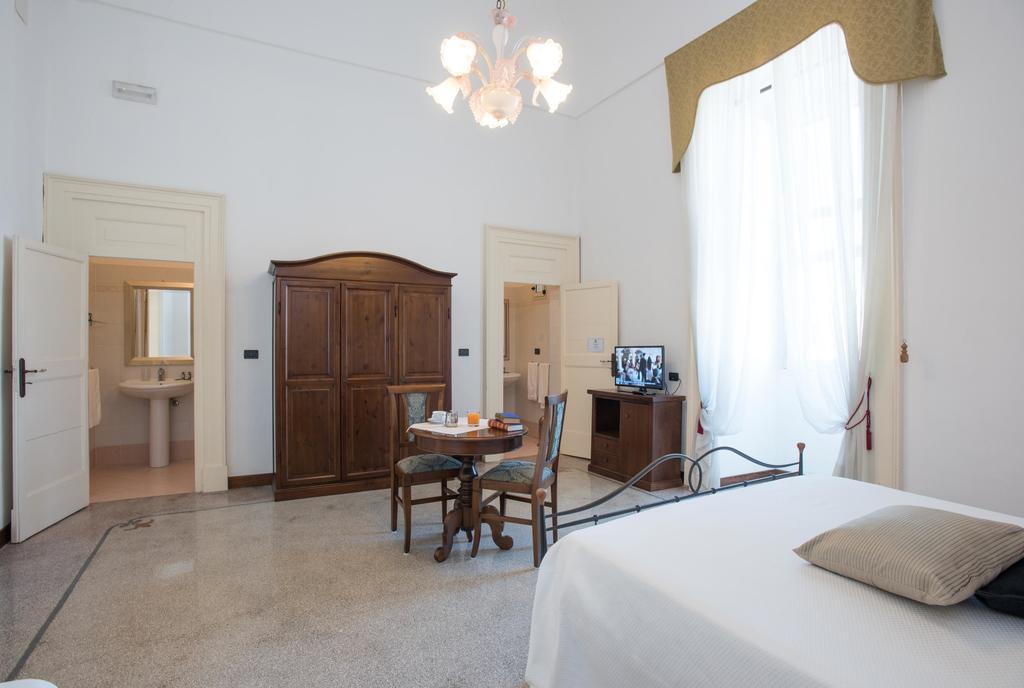 Palazzo Scarciglia - Dimora D'Epoca Bed and Breakfast Minervino di Lecce Δωμάτιο φωτογραφία