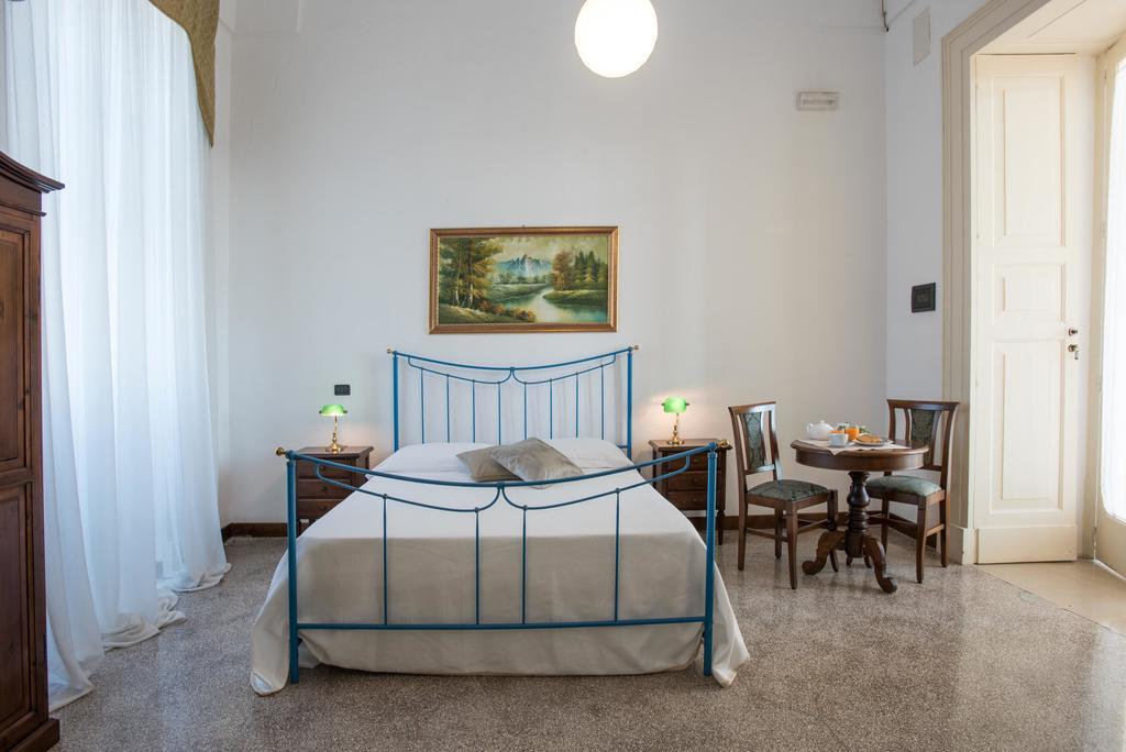Palazzo Scarciglia - Dimora D'Epoca Bed and Breakfast Minervino di Lecce Δωμάτιο φωτογραφία