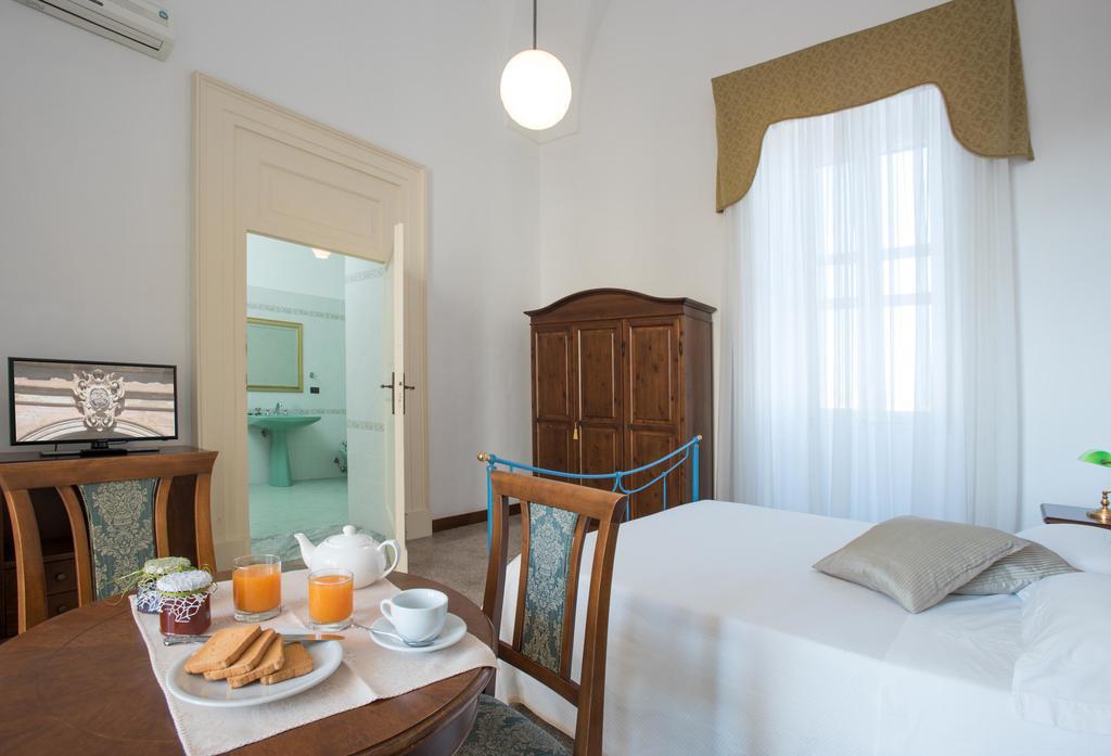 Palazzo Scarciglia - Dimora D'Epoca Bed and Breakfast Minervino di Lecce Εξωτερικό φωτογραφία