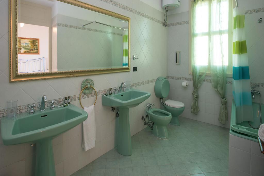 Palazzo Scarciglia - Dimora D'Epoca Bed and Breakfast Minervino di Lecce Δωμάτιο φωτογραφία