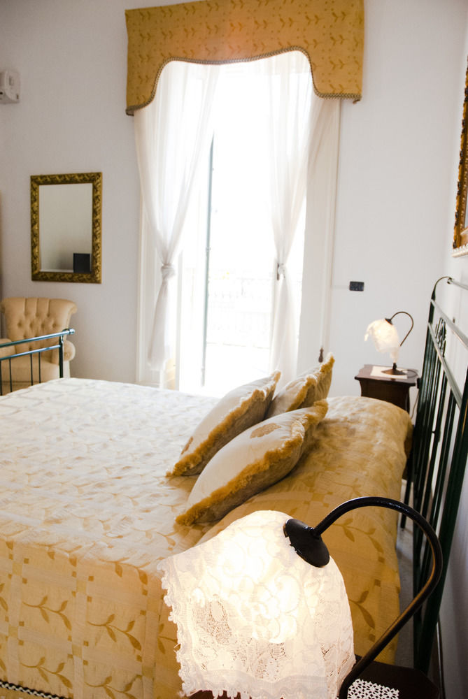 Palazzo Scarciglia - Dimora D'Epoca Bed and Breakfast Minervino di Lecce Εξωτερικό φωτογραφία