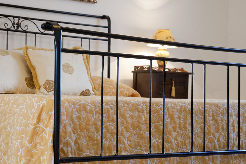 Palazzo Scarciglia - Dimora D'Epoca Bed and Breakfast Minervino di Lecce Εξωτερικό φωτογραφία
